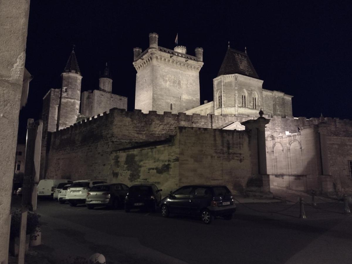 Appartamento Au Gré Du Voyage Uzès Esterno foto